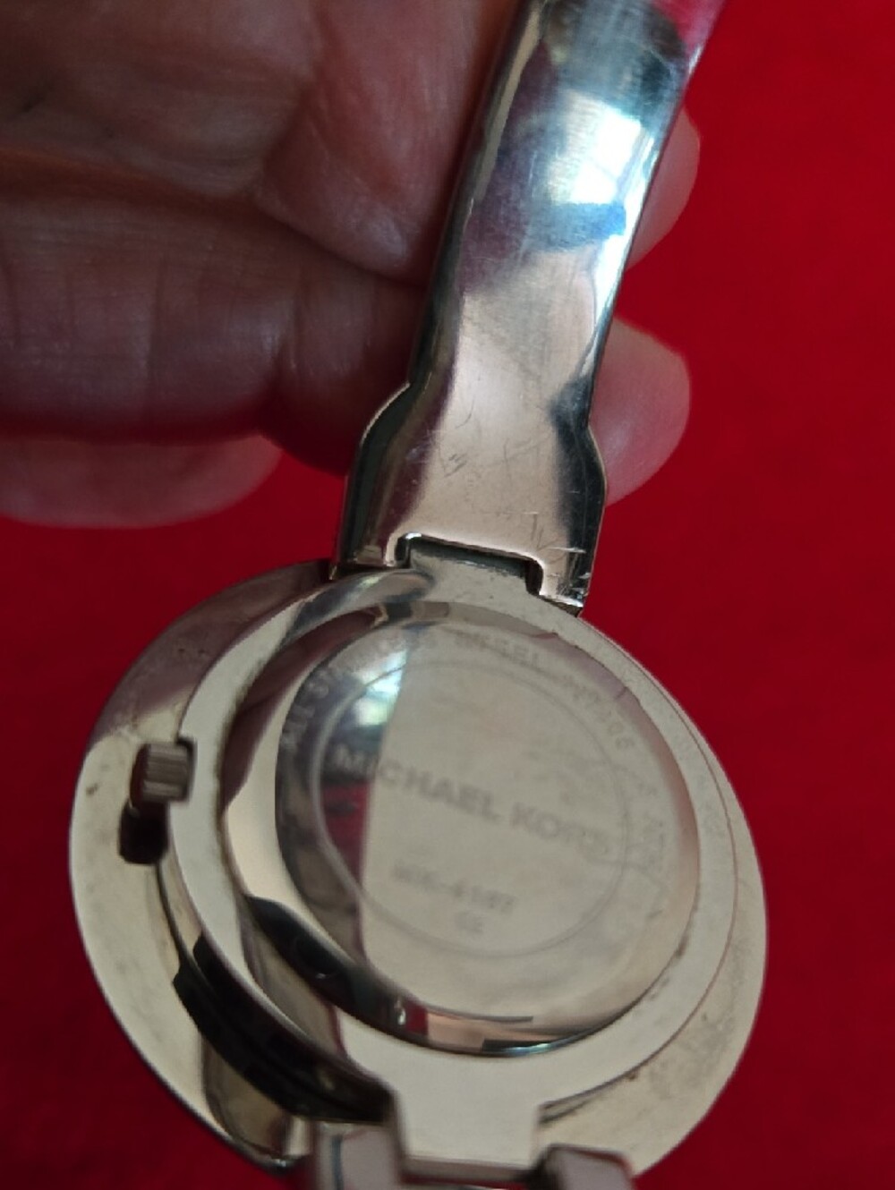 Michael Kors Silver Bangle Watch with Cream Dial & Interchangeable Bezels - Picture 5 of 8